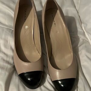 Tahari Tan and Black Pumps euc